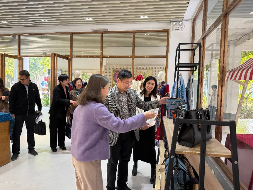 宾月景深入艺术与传媒学院调研指导文化艺术交流工作